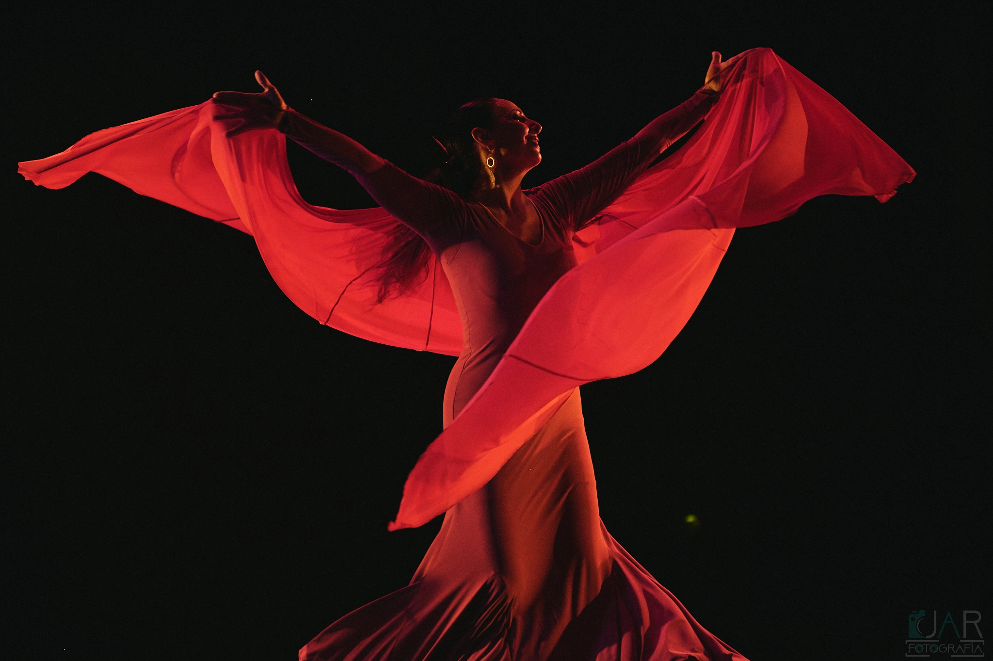 Rocío Pozo en pose flamenca